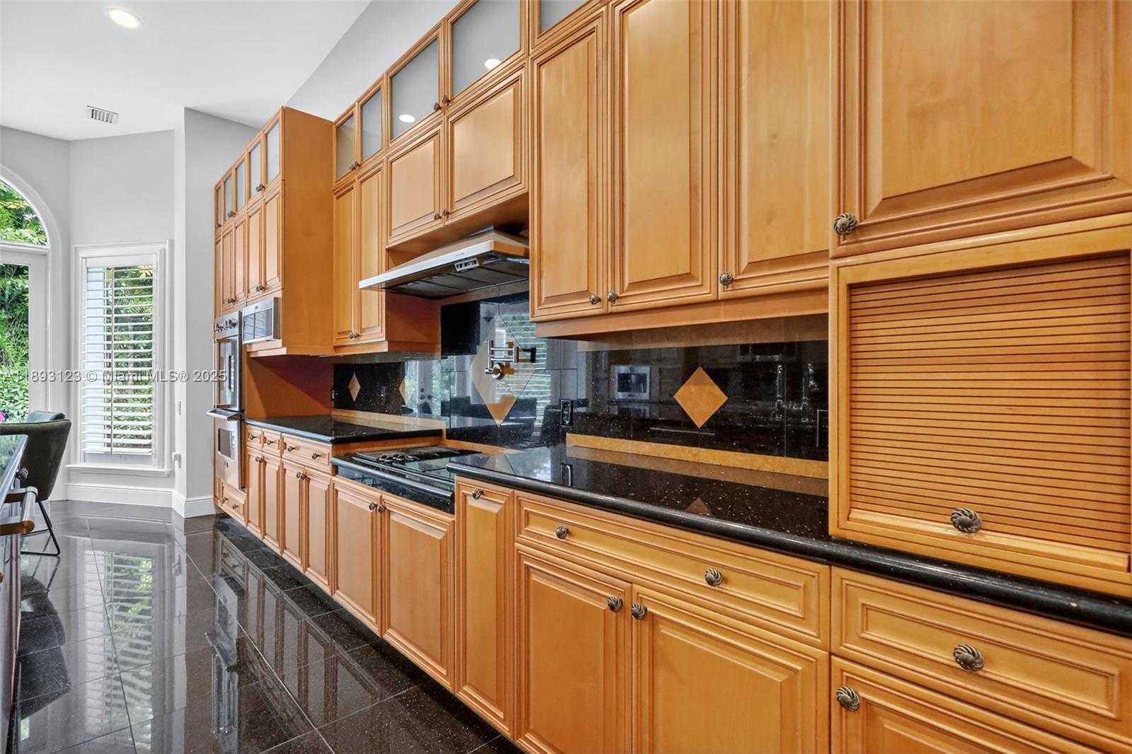 Small Image of 7837 SOUTH WEST 117TH ST, Pinecrest Number 15