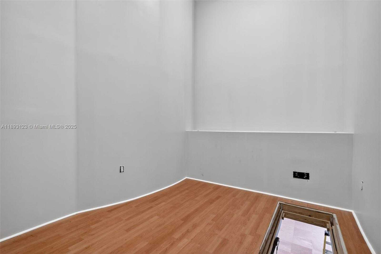 Small Image of 7837 SOUTH WEST 117TH ST, Pinecrest Number 22