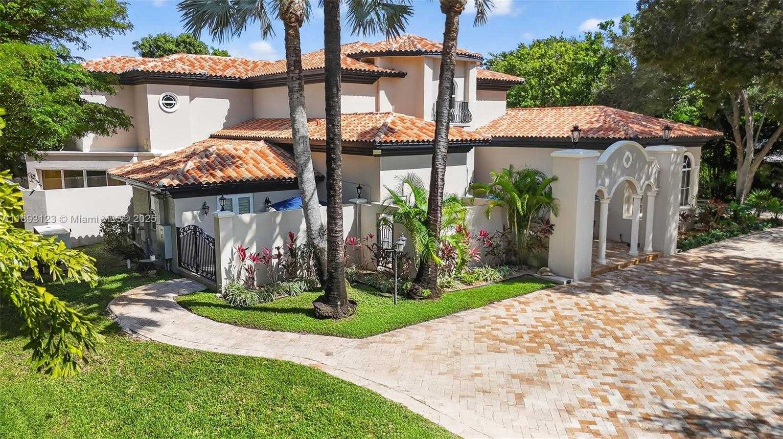 Small Image of 7837 SOUTH WEST 117TH ST, Pinecrest Number 61