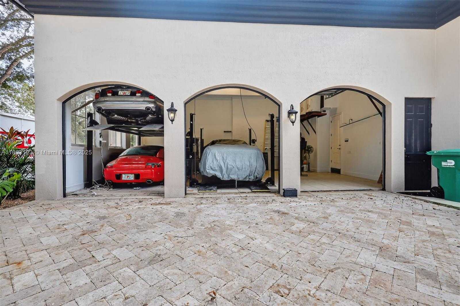 Small Image of 7837 SOUTH WEST 117TH ST, Pinecrest Number 79