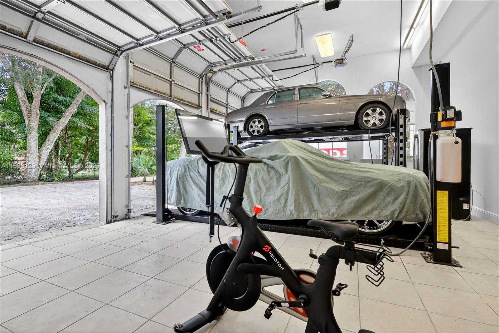 Small Image of 7837 SOUTH WEST 117TH ST, Pinecrest Number 98