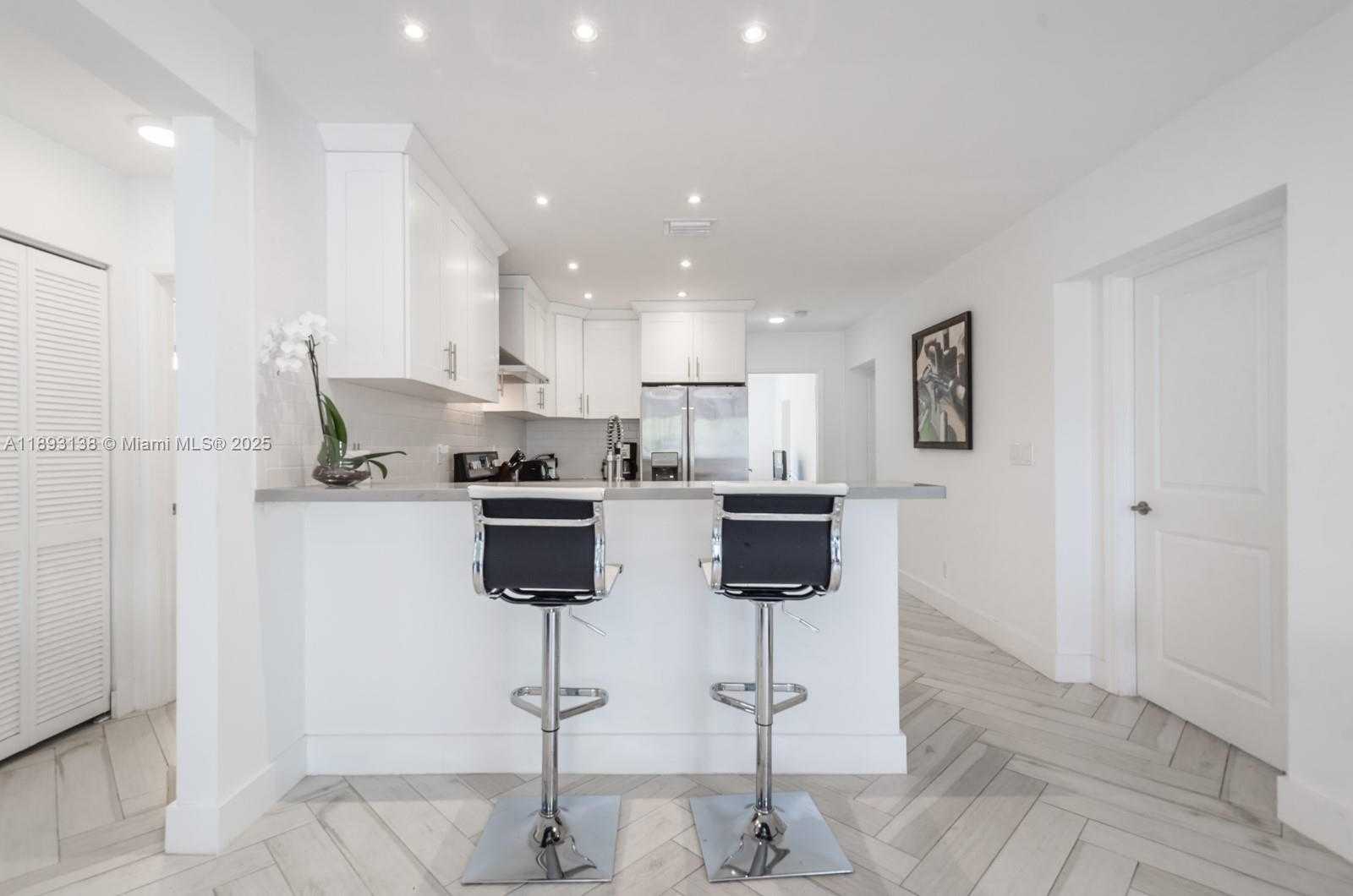 Small Image of 44 NORTH WEST 40TH ST, Miami Number 11