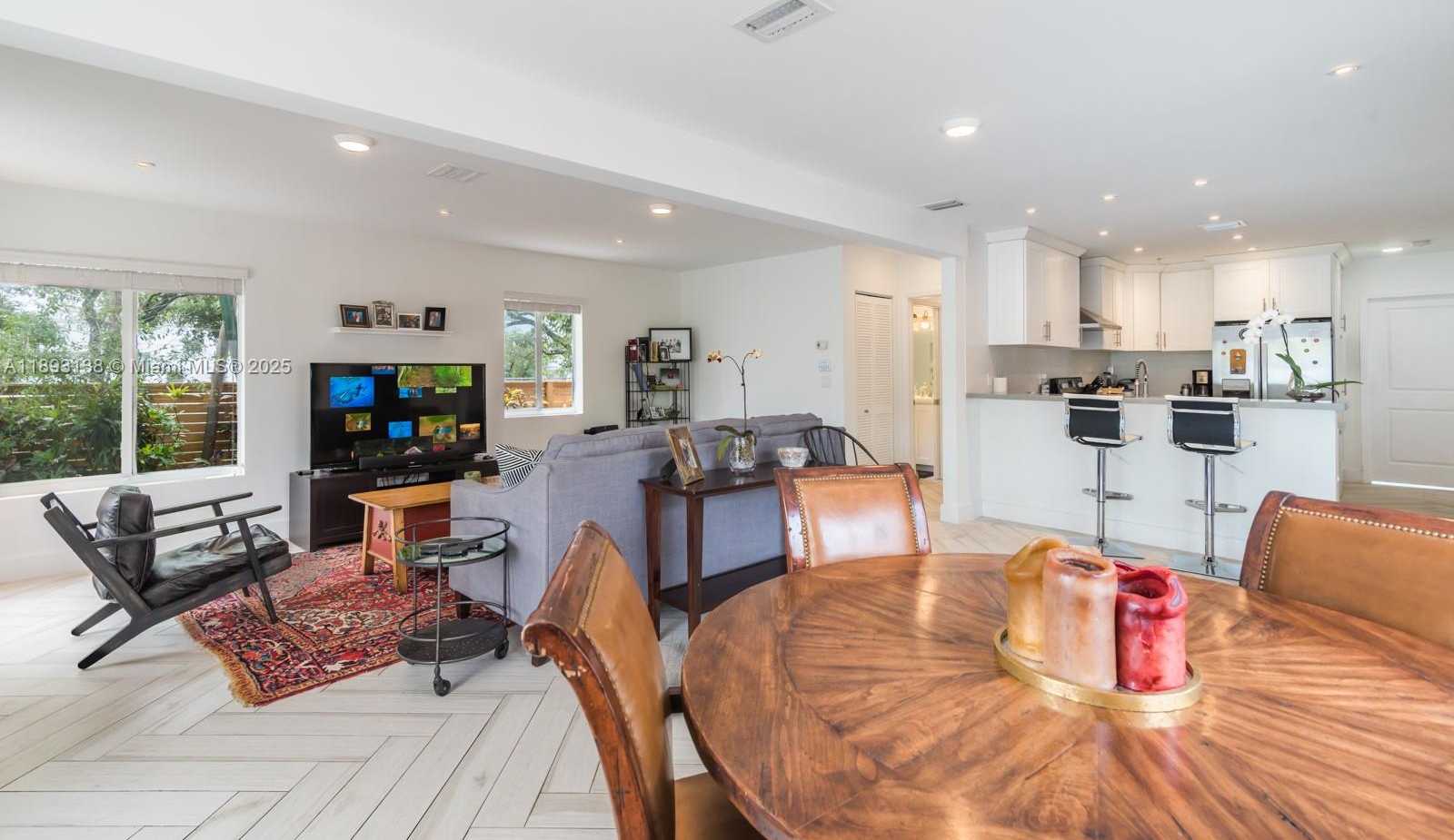 Small Image of 44 NORTH WEST 40TH ST, Miami Number 7