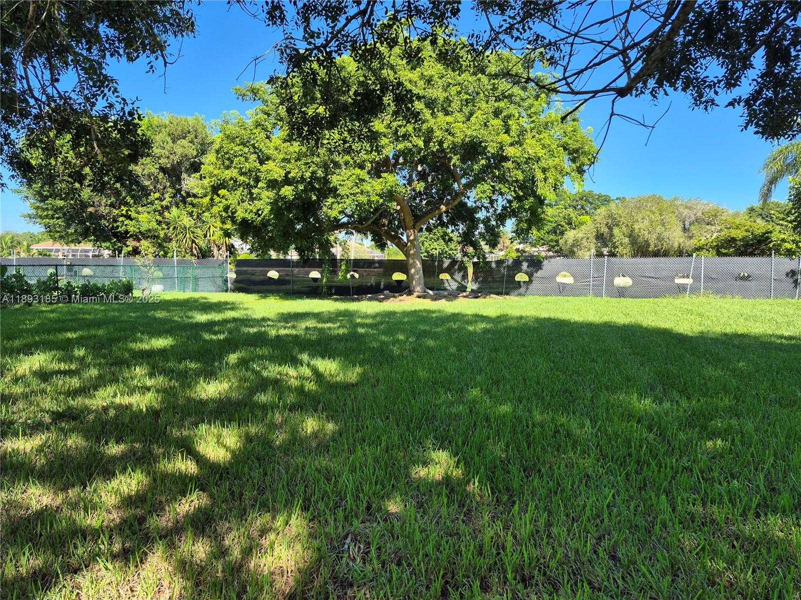 Small Image of 2902 AUGUSTA DR, Homestead Number 18