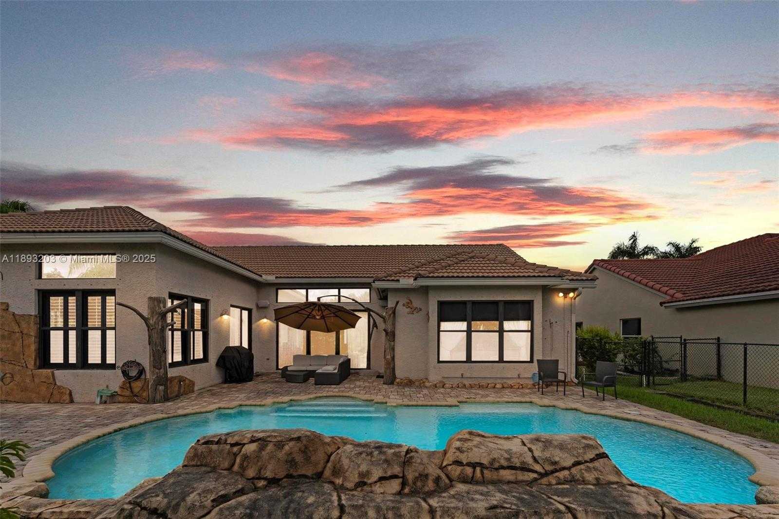 Small Image of 2864 EAST ABIACA CIR, Davie Number 15