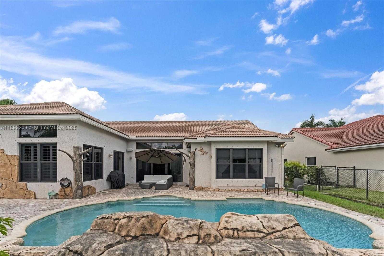 Small Image of 2864 EAST ABIACA CIR, Davie Number 16