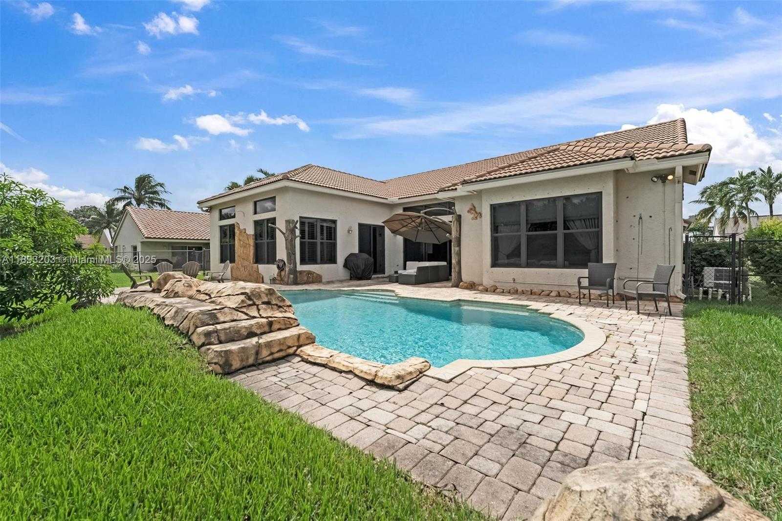 Small Image of 2864 EAST ABIACA CIR, Davie Number 17