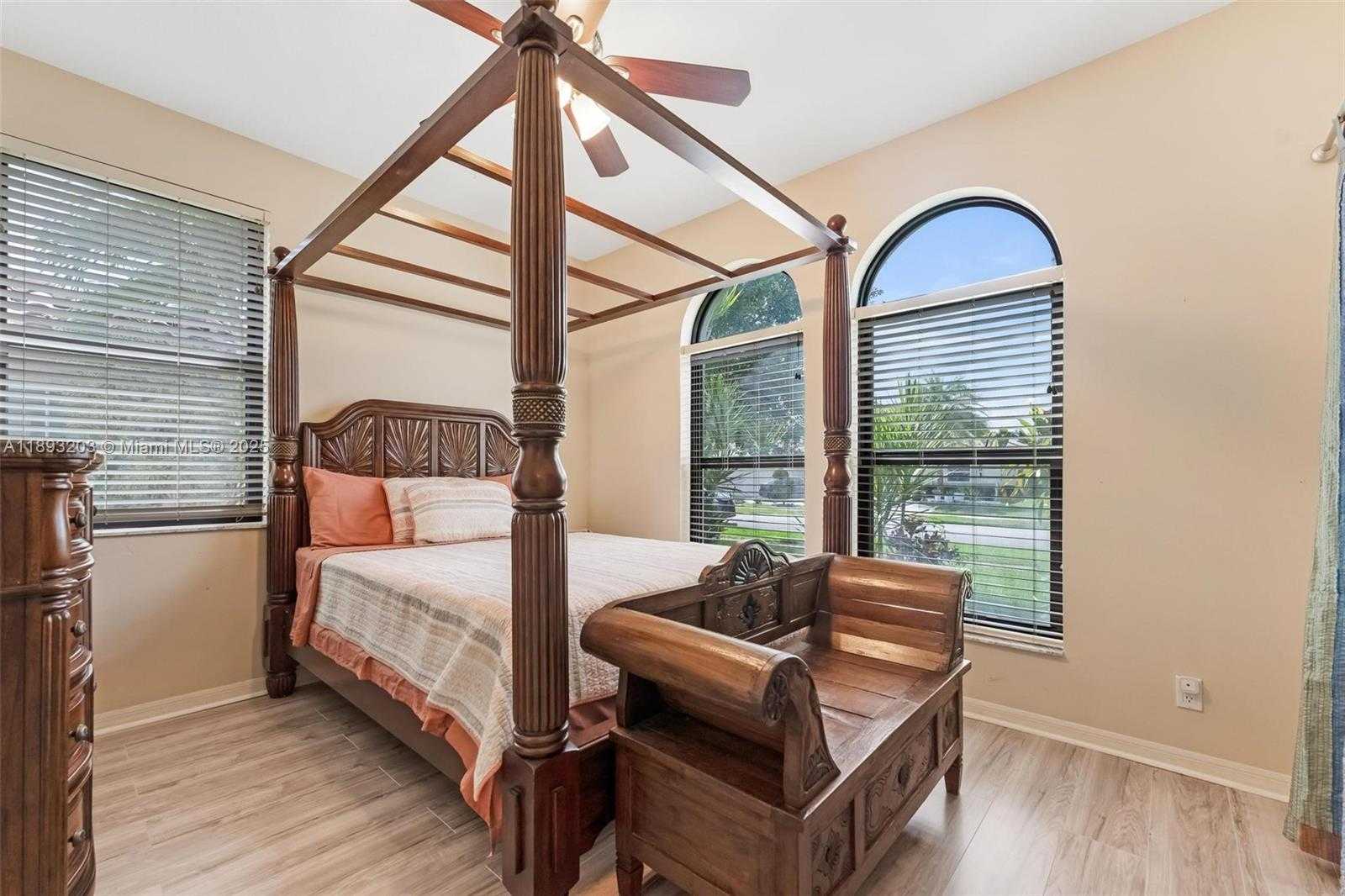 Small Image of 2864 EAST ABIACA CIR, Davie Number 25