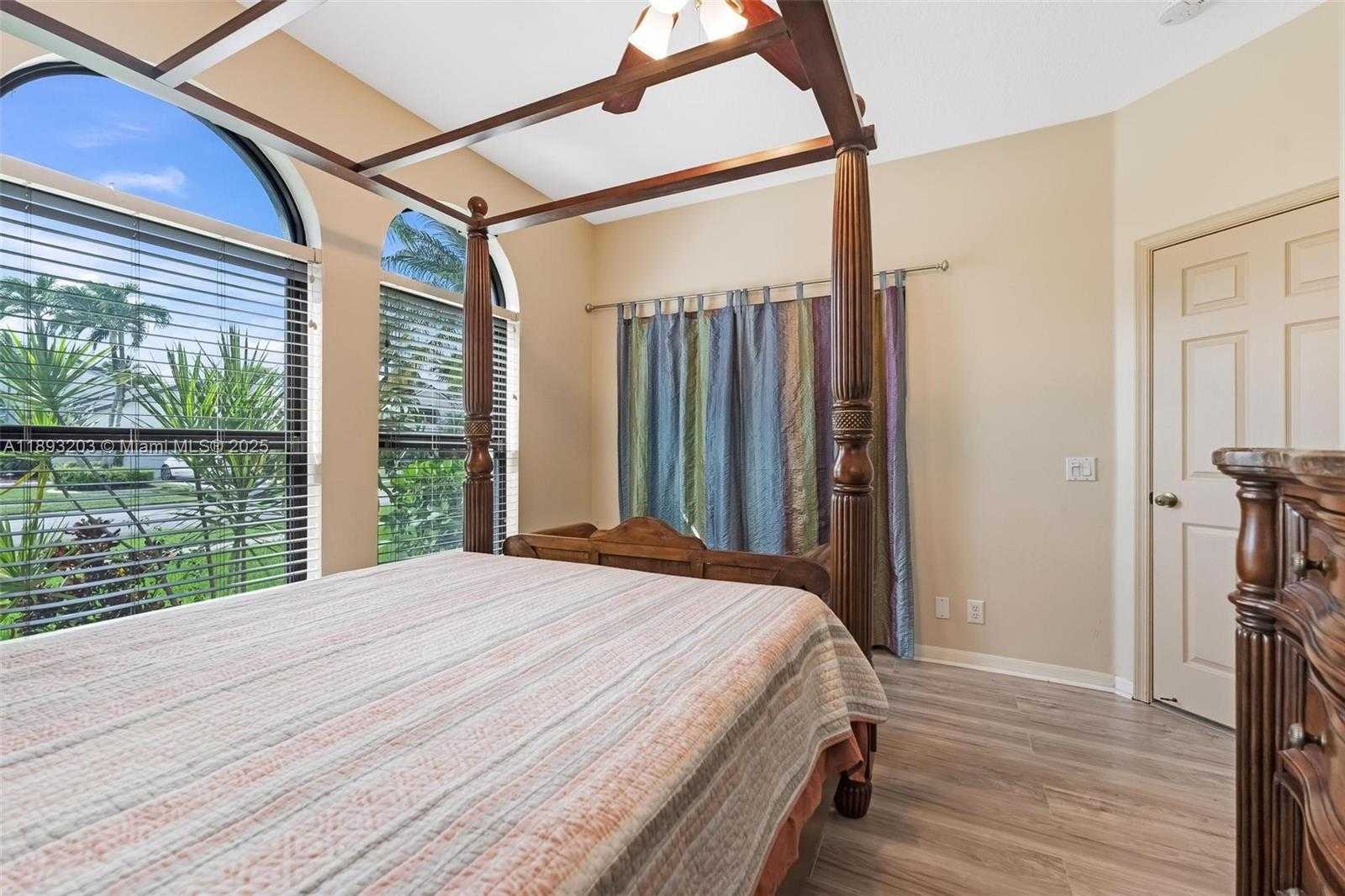 Small Image of 2864 EAST ABIACA CIR, Davie Number 26