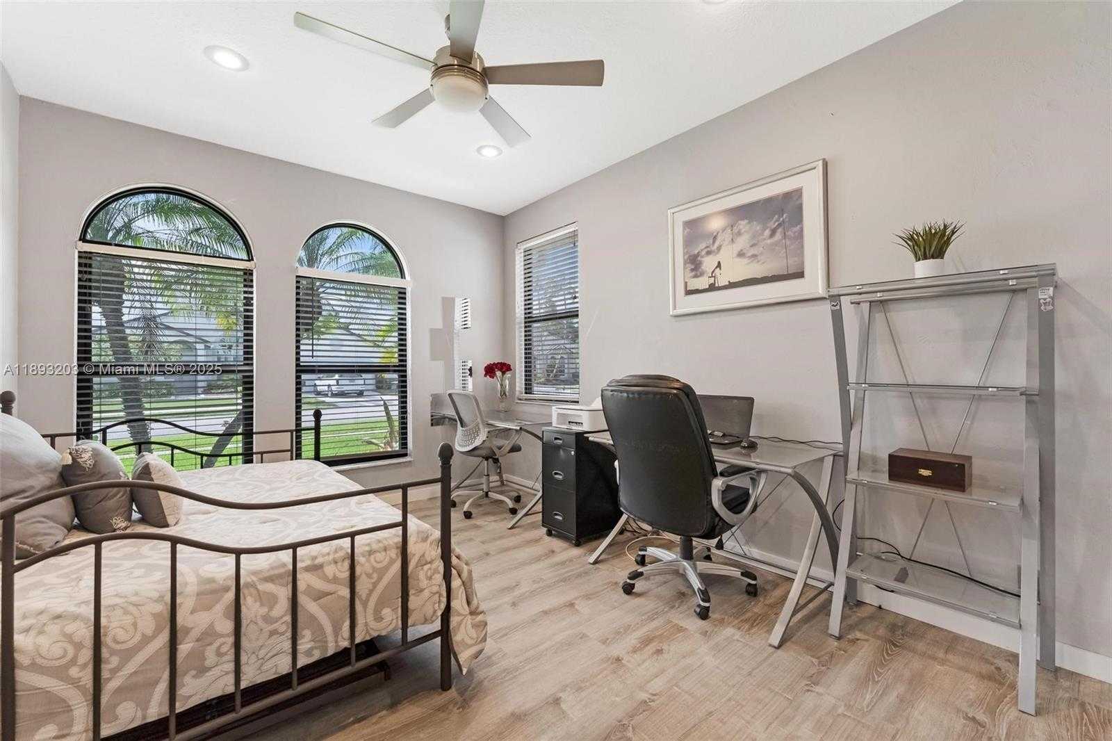 Small Image of 2864 EAST ABIACA CIR, Davie Number 27