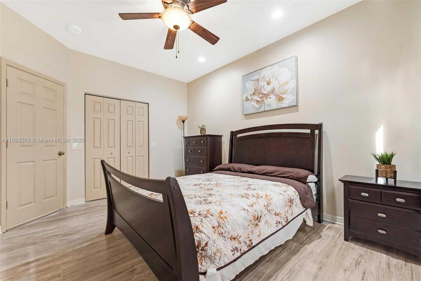 Small Image of 2864 EAST ABIACA CIR, Davie Number 29
