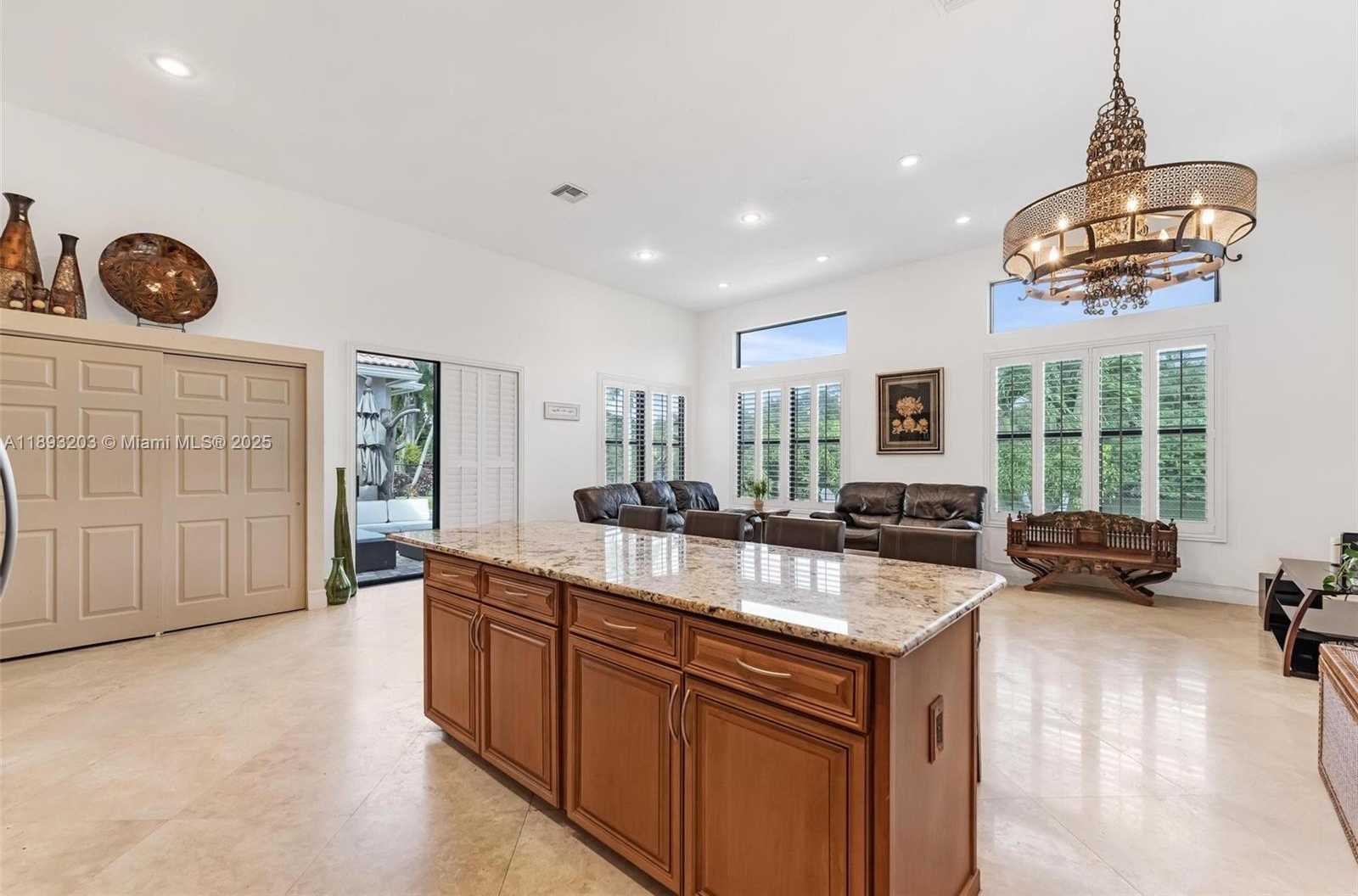 Small Image of 2864 EAST ABIACA CIR, Davie Number 33