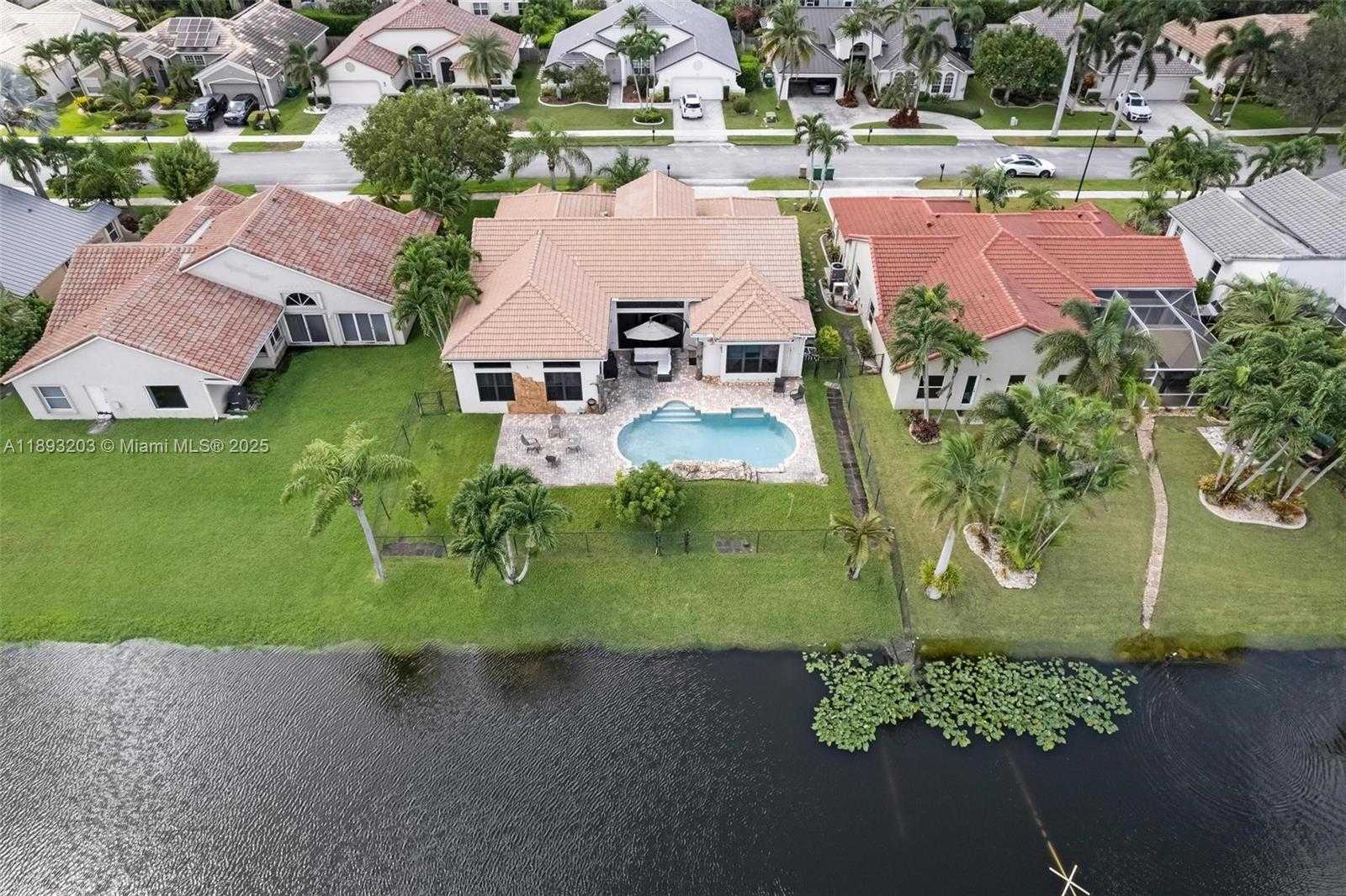 Small Image of 2864 EAST ABIACA CIR, Davie Number 39