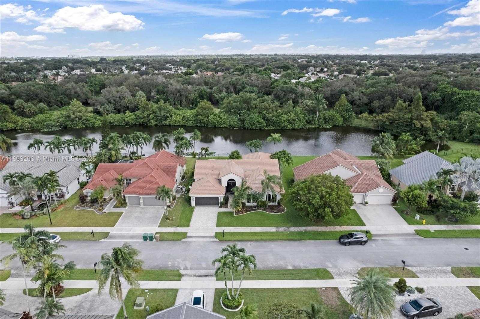 Small Image of 2864 EAST ABIACA CIR, Davie Number 41