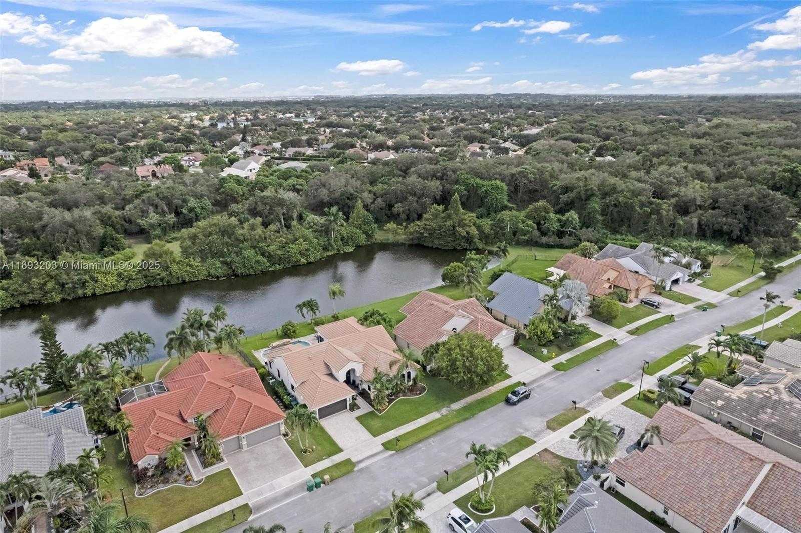 Small Image of 2864 EAST ABIACA CIR, Davie Number 44