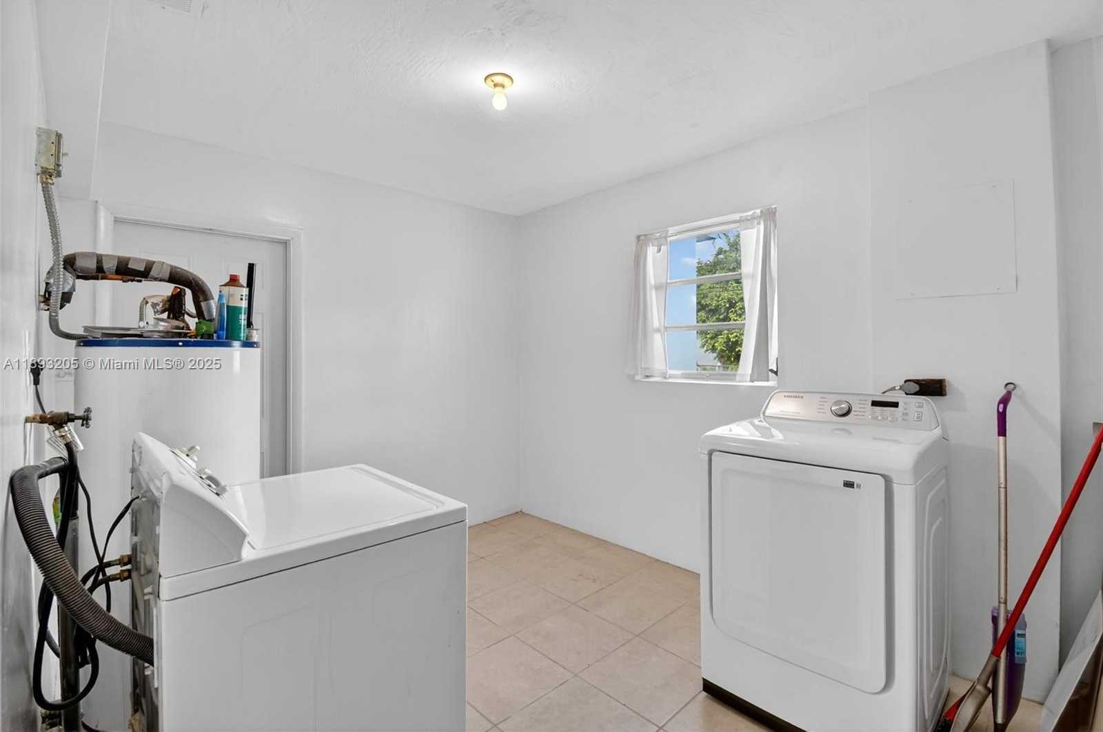 Small Image of 331 NORTH 71ST AVE, Hollywood Number 15