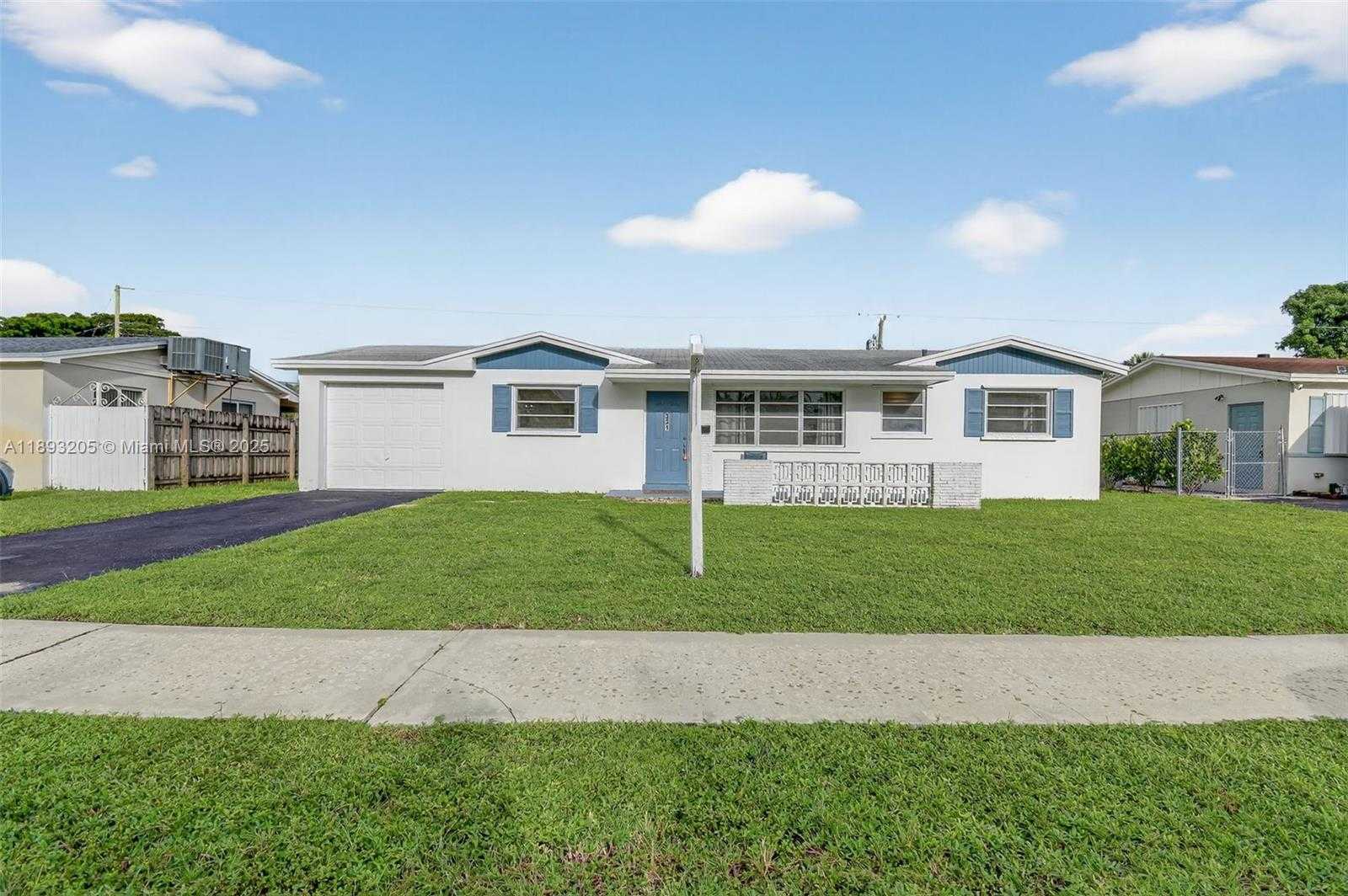 Small Image of 331 NORTH 71ST AVE, Hollywood Number 2