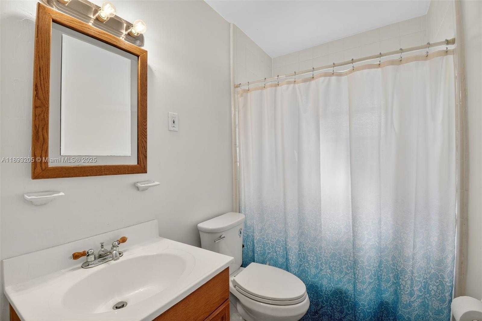 Small Image of 331 NORTH 71ST AVE, Hollywood Number 23