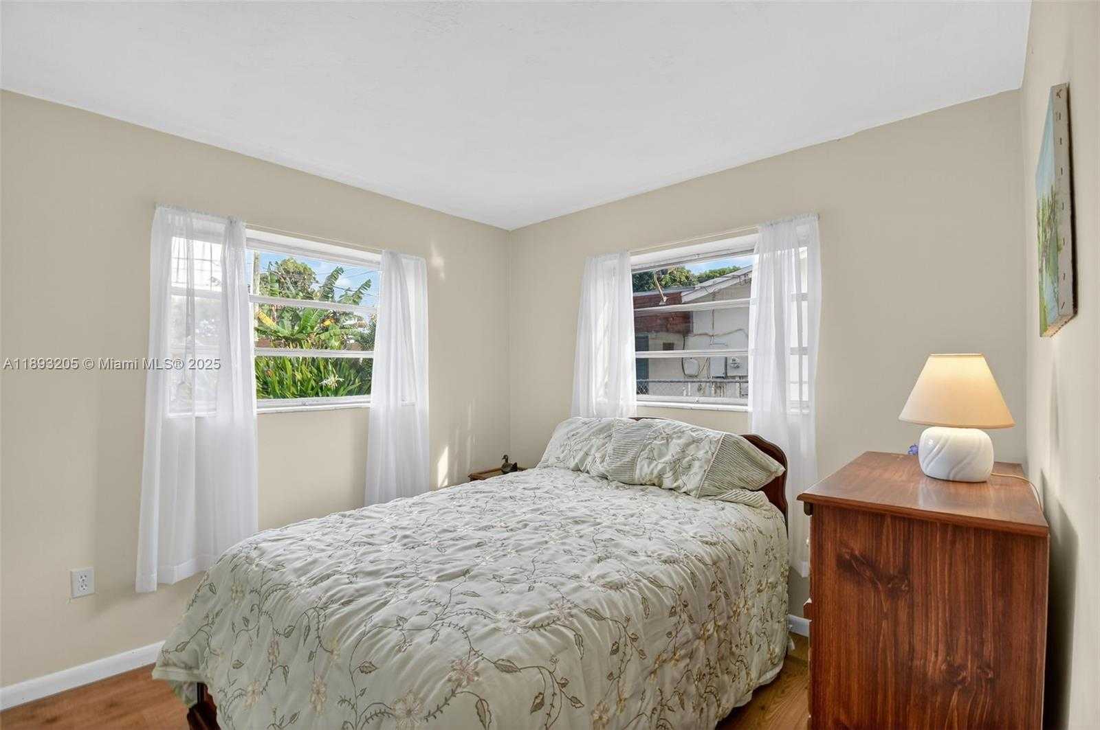 Small Image of 331 NORTH 71ST AVE, Hollywood Number 25