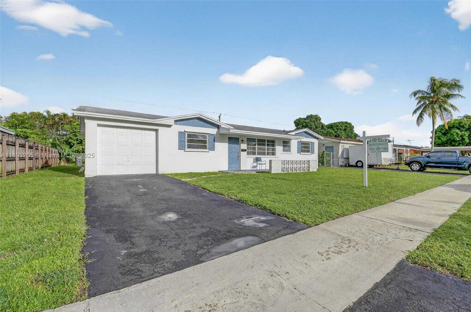 Small Image of 331 NORTH 71ST AVE, Hollywood Number 3