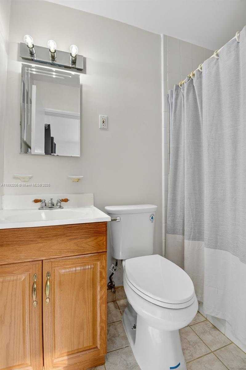 Small Image of 331 NORTH 71ST AVE, Hollywood Number 37