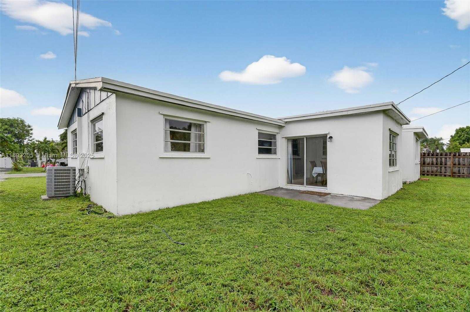 Small Image of 331 NORTH 71ST AVE, Hollywood Number 40