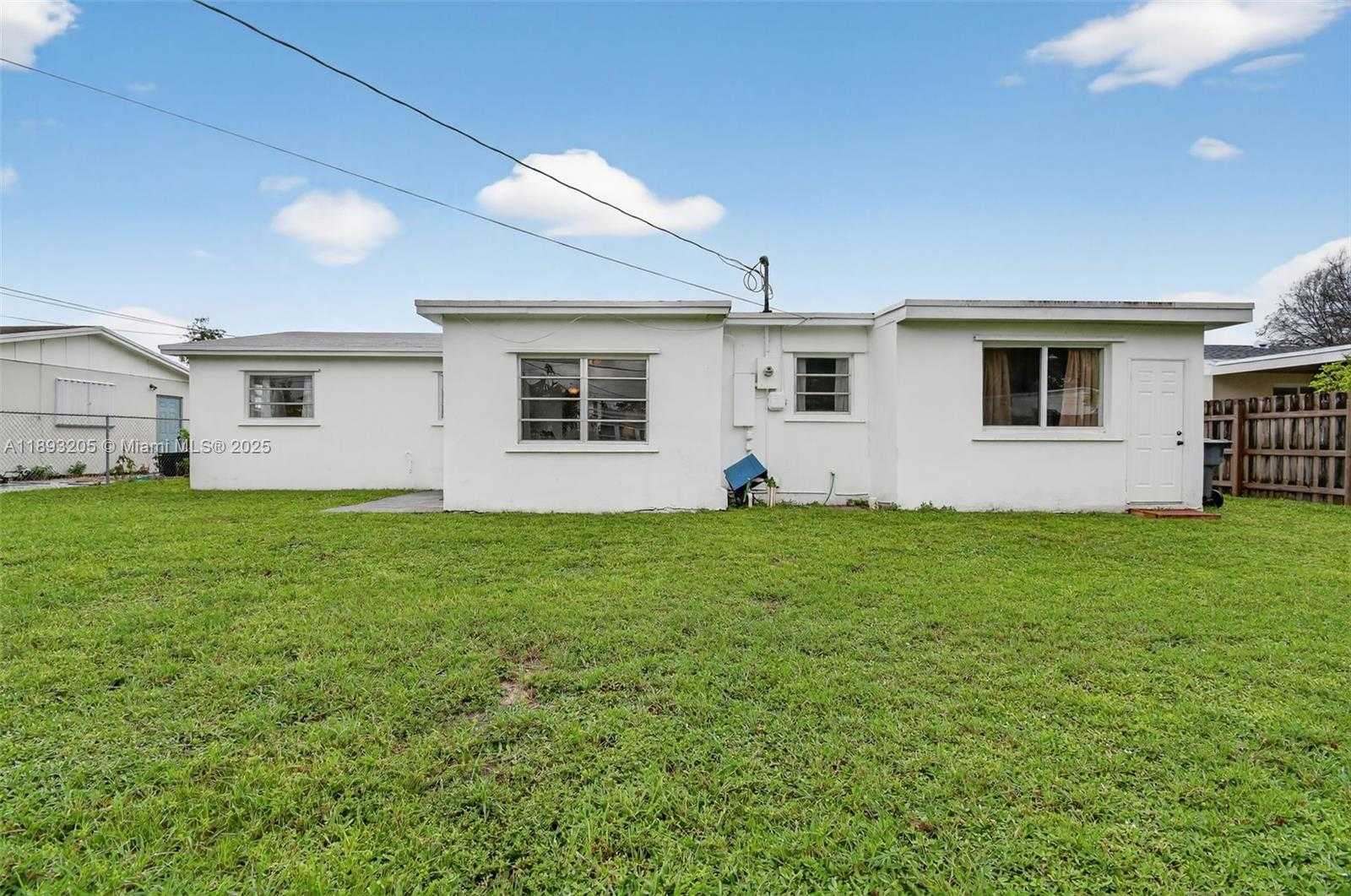 Small Image of 331 NORTH 71ST AVE, Hollywood Number 41