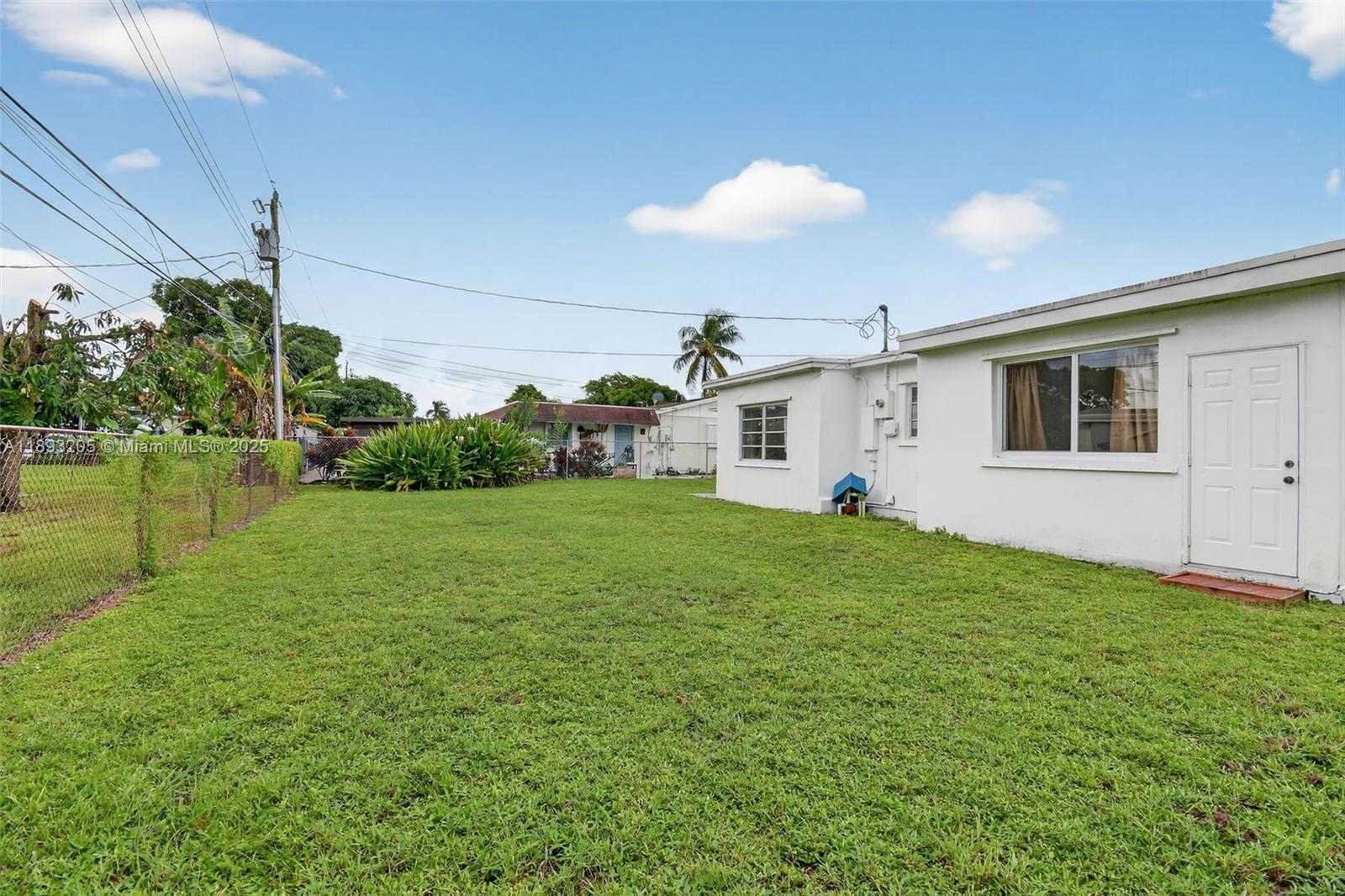 Small Image of 331 NORTH 71ST AVE, Hollywood Number 42