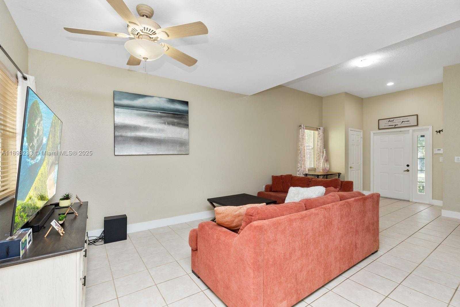 Small Image of 7557 NORTH WEST 18TH DR, Pembroke Pines Number 12