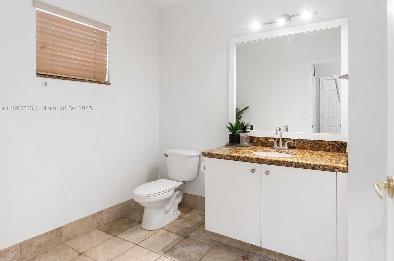 Small Image of 7557 NORTH WEST 18TH DR, Pembroke Pines Number 15