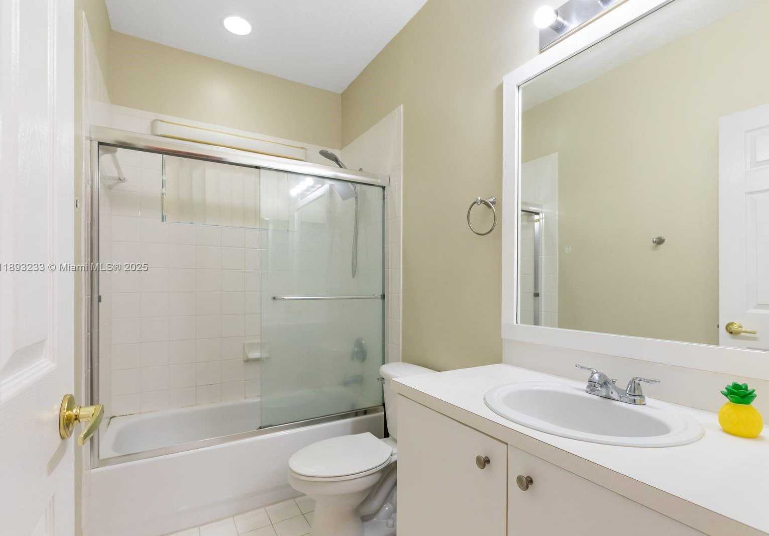Small Image of 7557 NORTH WEST 18TH DR, Pembroke Pines Number 17
