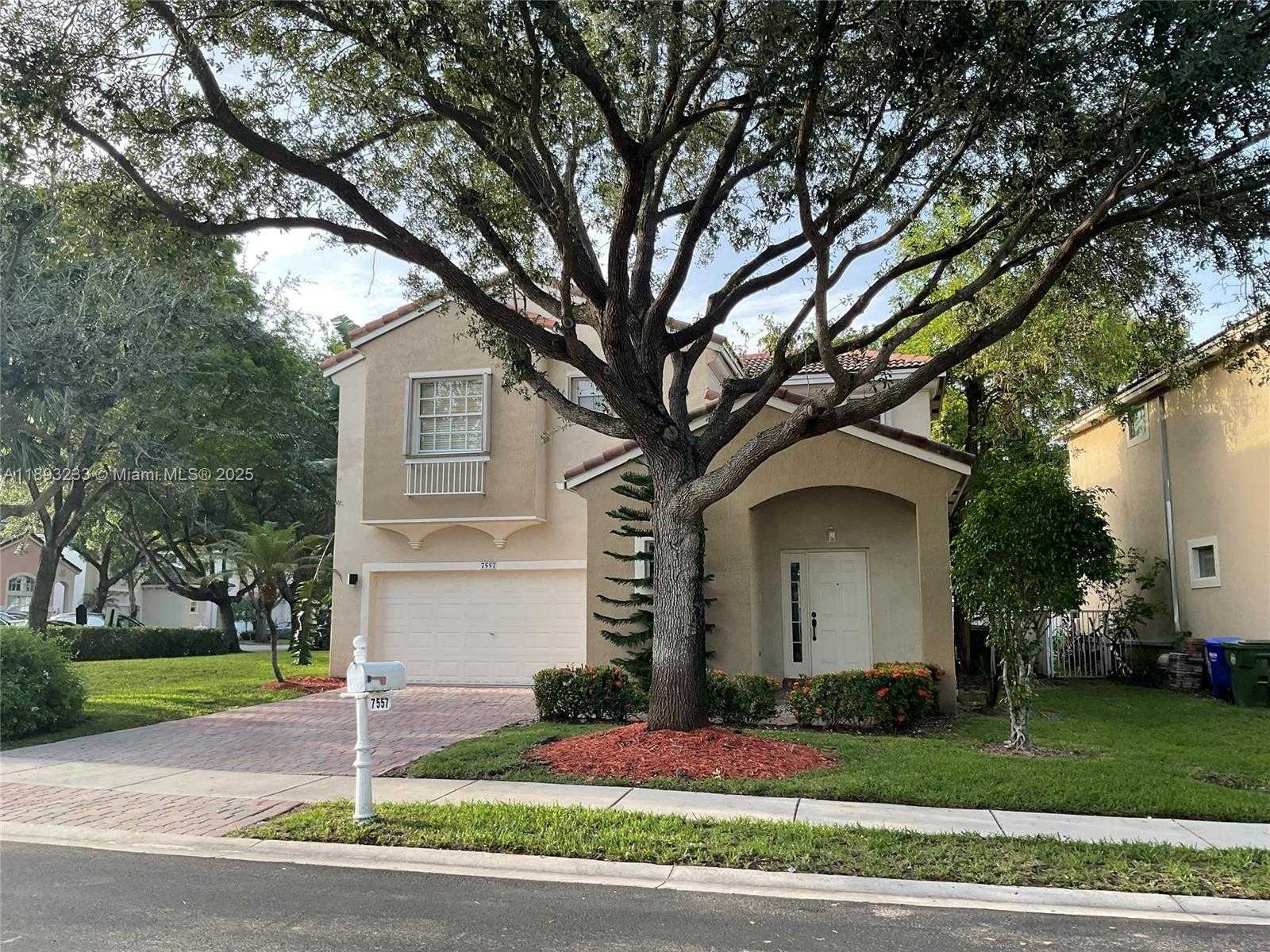 Small Image of 7557 NORTH WEST 18TH DR, Pembroke Pines Number 2