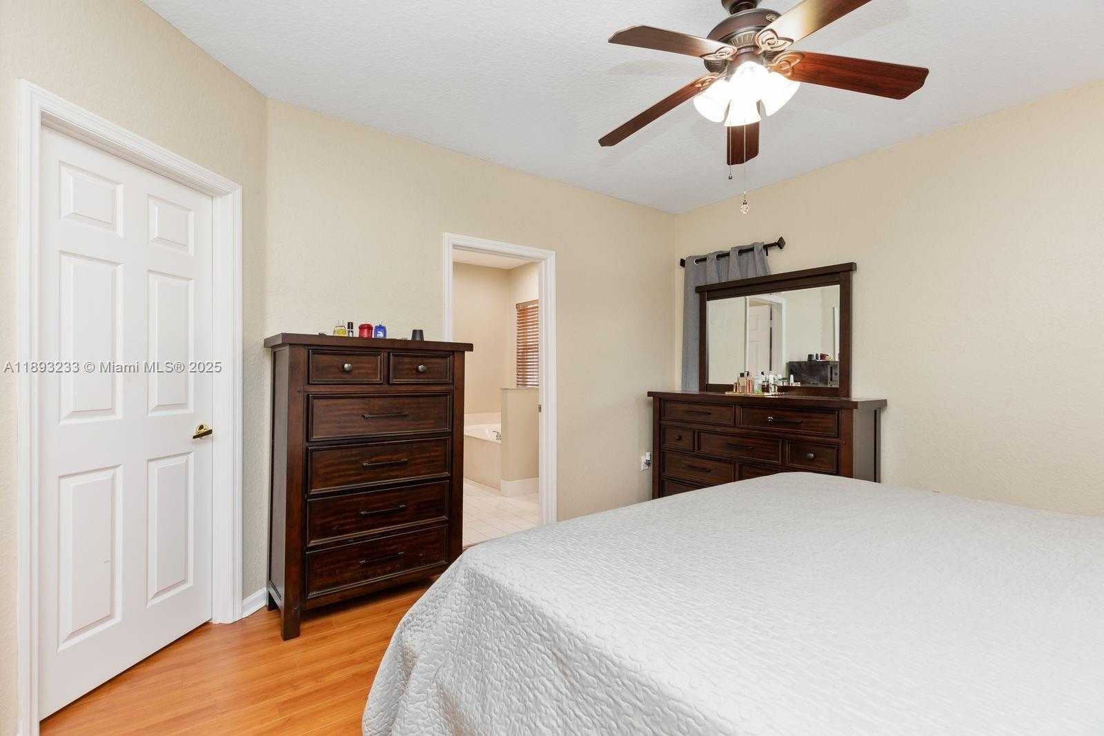 Small Image of 7557 NORTH WEST 18TH DR, Pembroke Pines Number 21