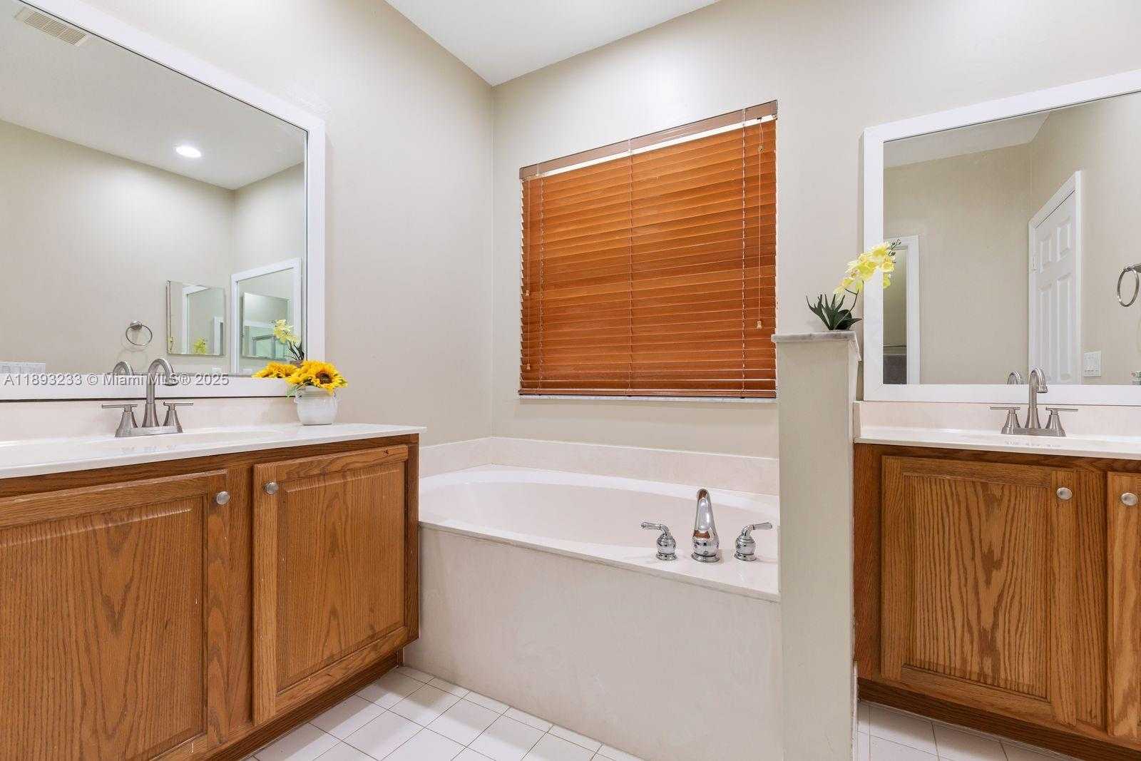 Small Image of 7557 NORTH WEST 18TH DR, Pembroke Pines Number 23