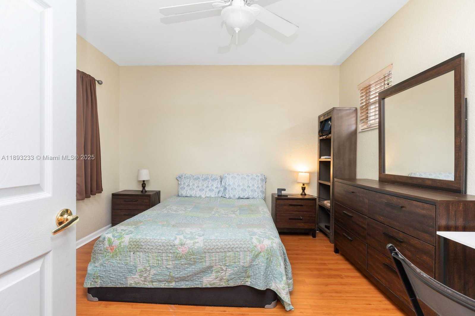 Small Image of 7557 NORTH WEST 18TH DR, Pembroke Pines Number 26