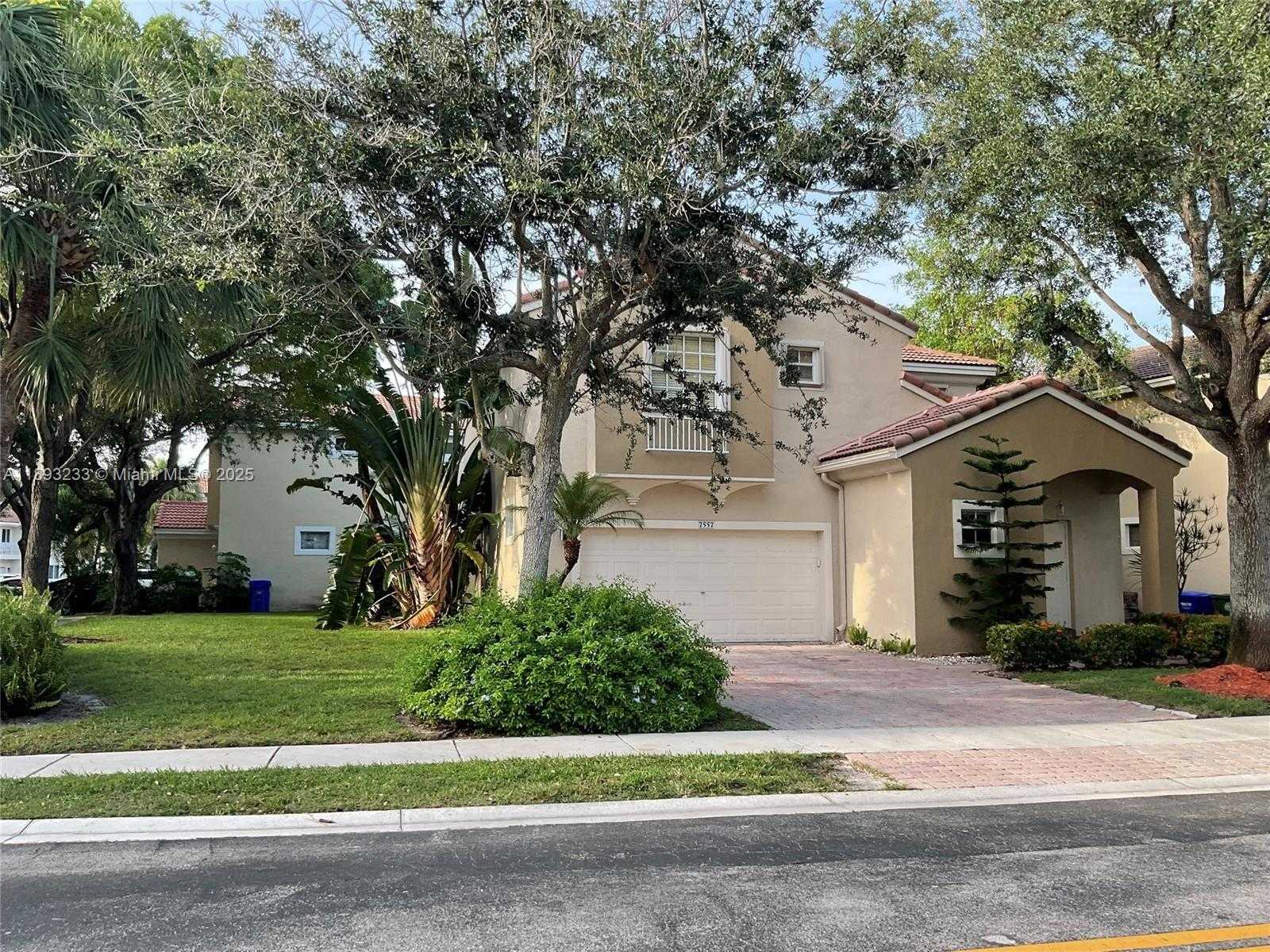 Small Image of 7557 NORTH WEST 18TH DR, Pembroke Pines Number 3