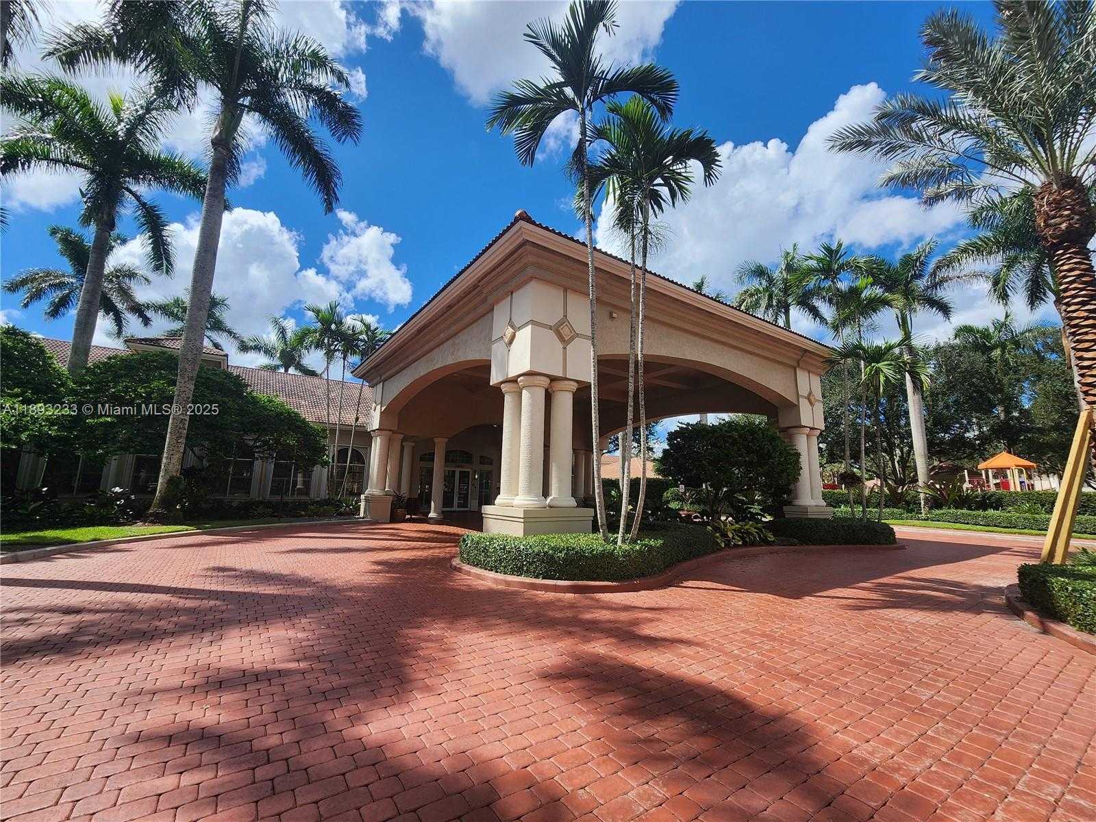 Small Image of 7557 NORTH WEST 18TH DR, Pembroke Pines Number 37
