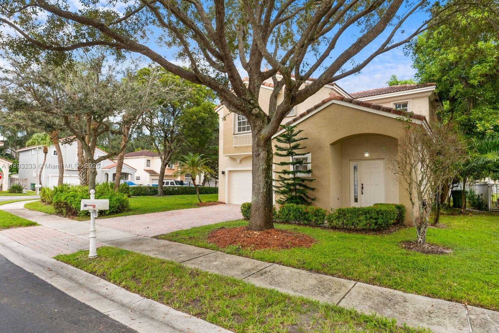 Small Image of 7557 NORTH WEST 18TH DR, Pembroke Pines Number 4