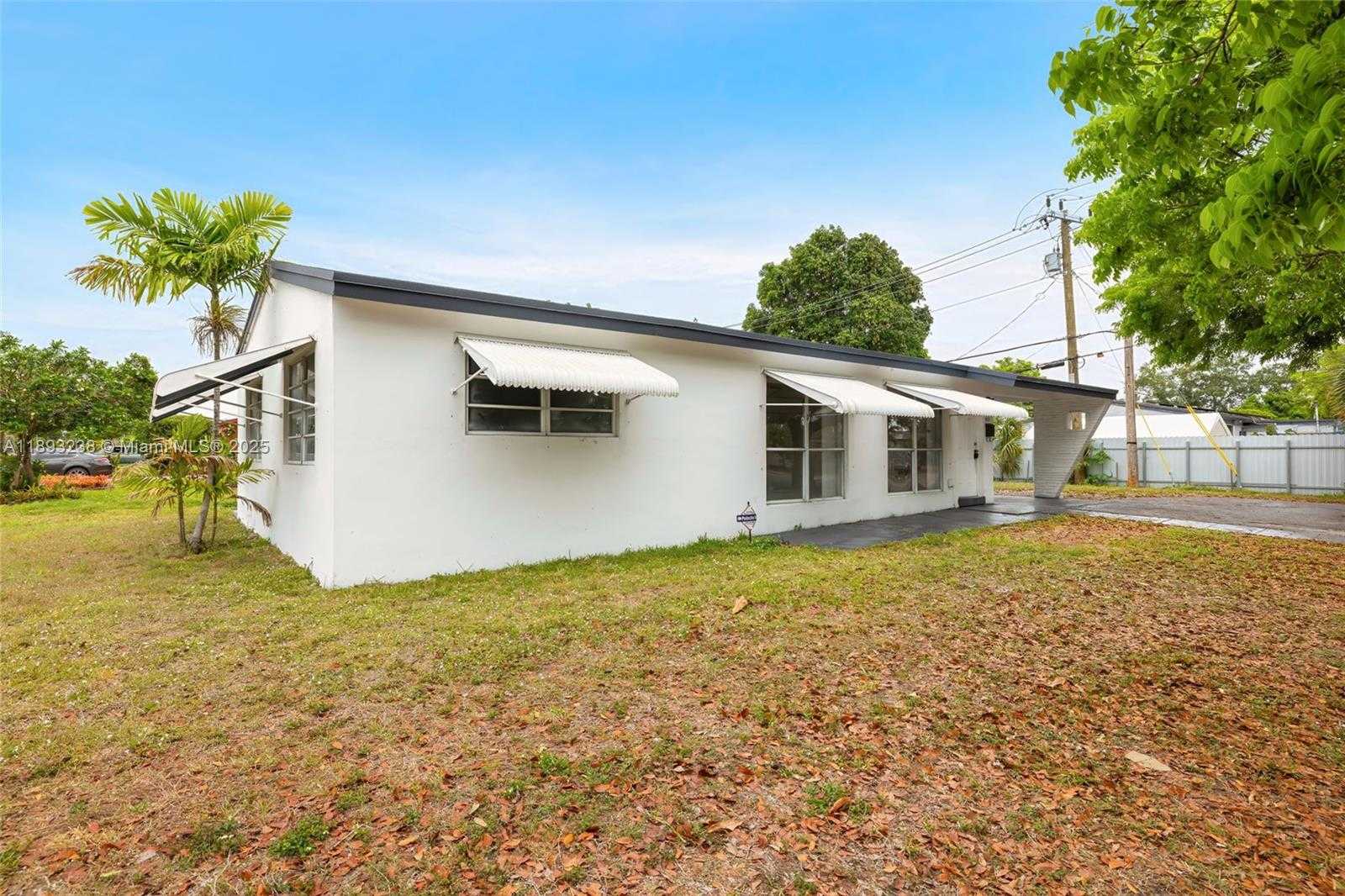 Small Image of 1920 NORTH 66TH AVE, Hollywood Number 3