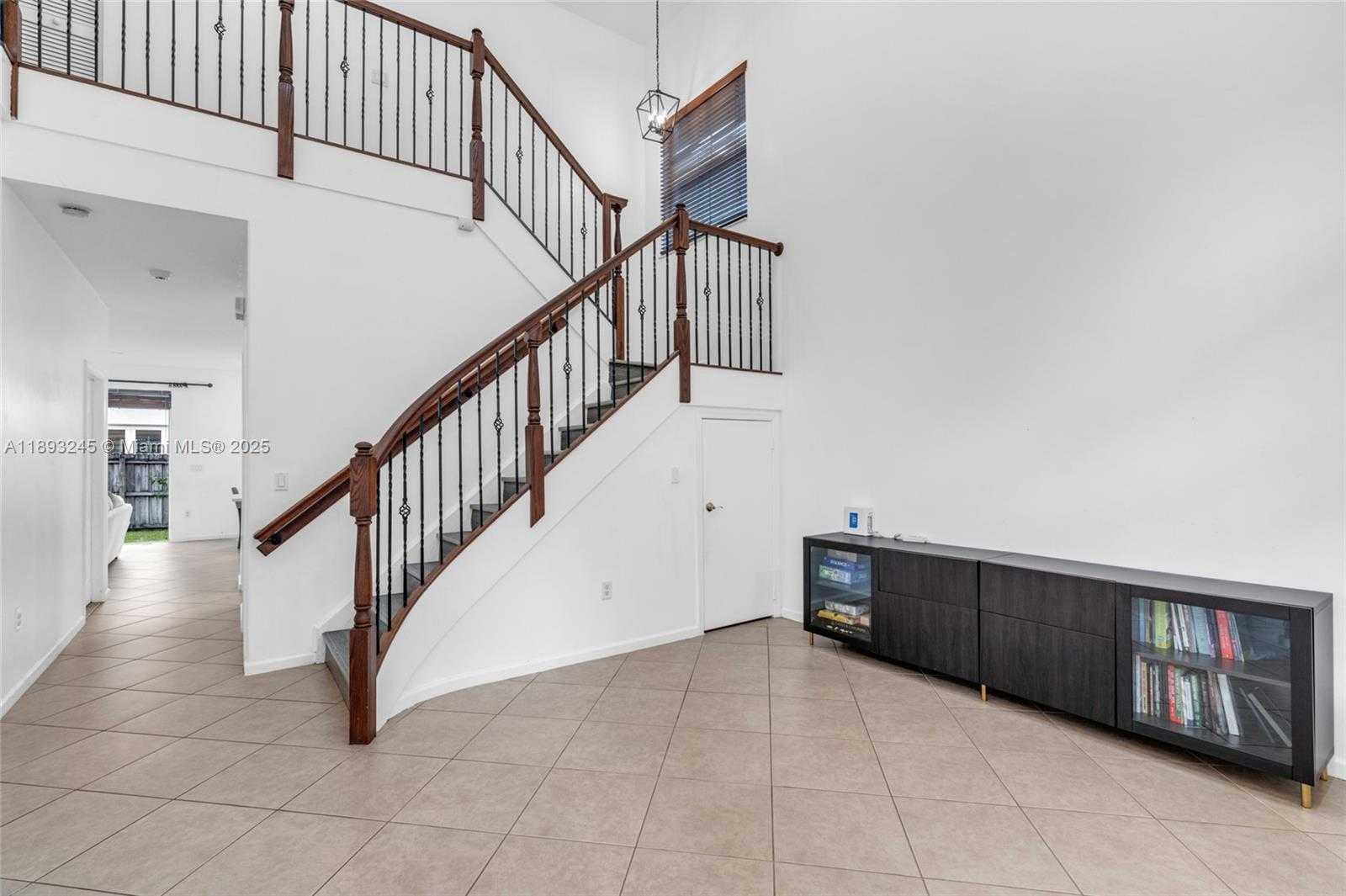 Small Image of 15803 SOUTH WEST 48TH PL, Miramar Number 11