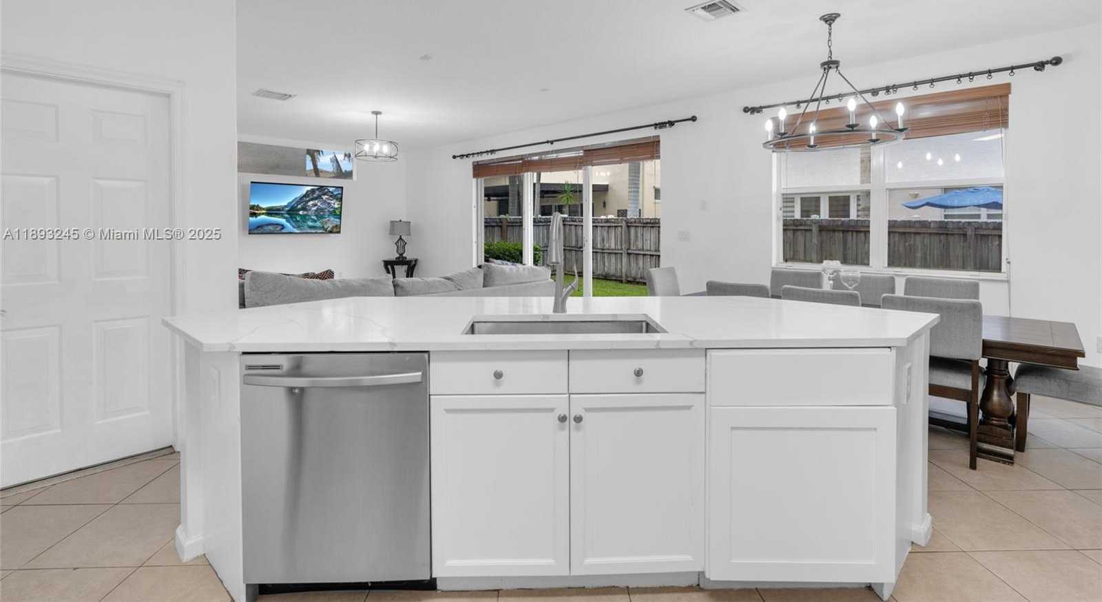 Small Image of 15803 SOUTH WEST 48TH PL, Miramar Number 16