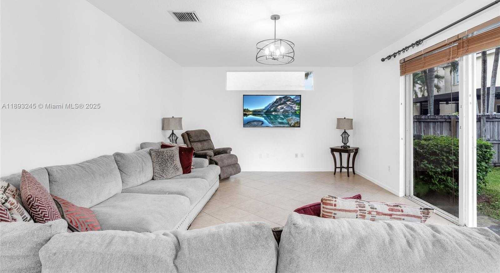 Small Image of 15803 SOUTH WEST 48TH PL, Miramar Number 21