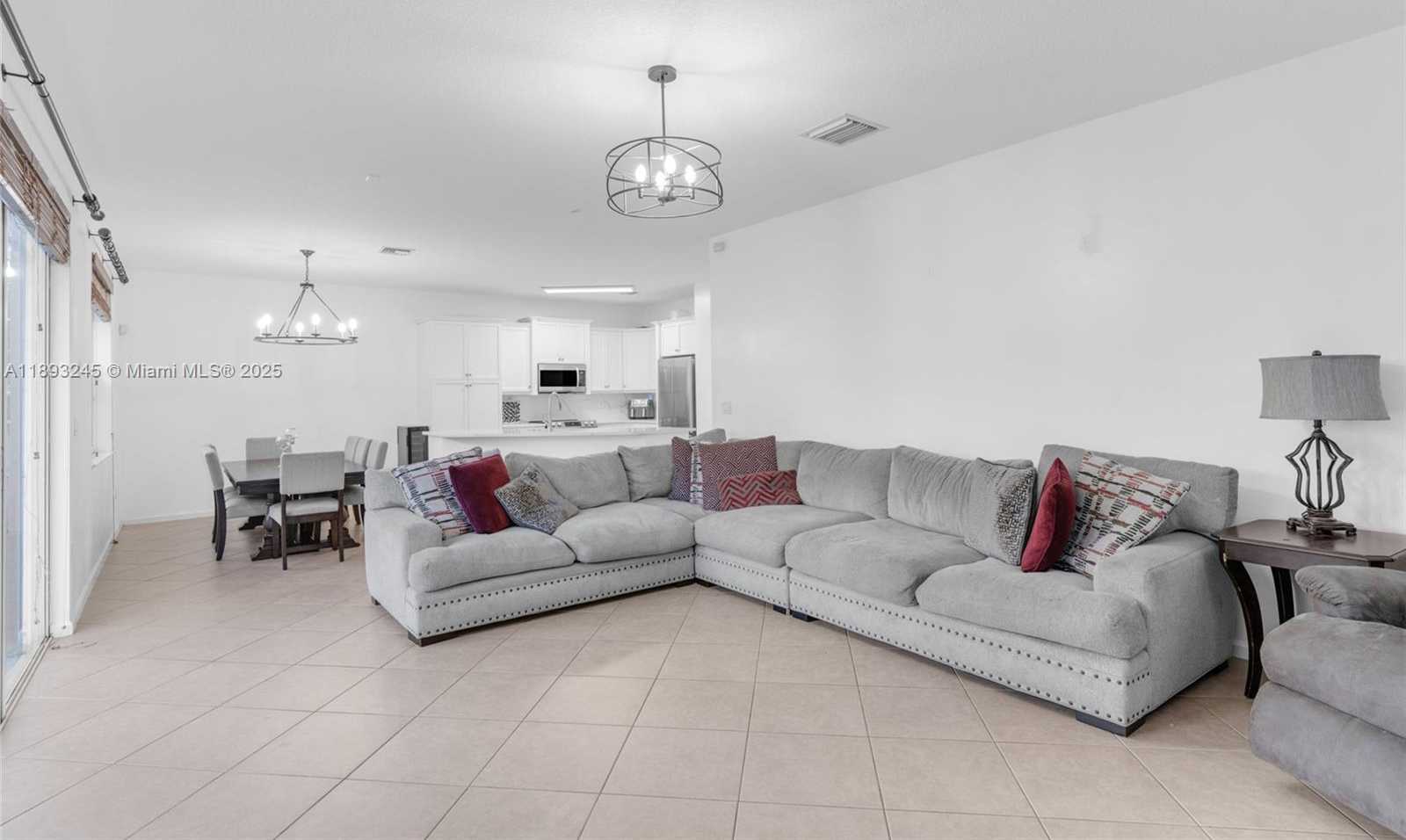 Small Image of 15803 SOUTH WEST 48TH PL, Miramar Number 23