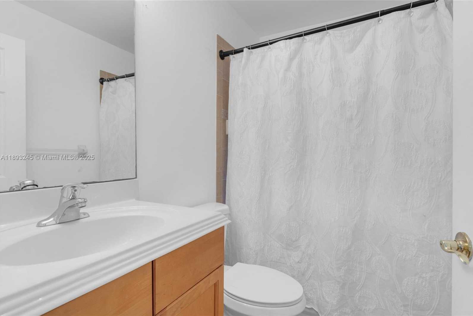 Small Image of 15803 SOUTH WEST 48TH PL, Miramar Number 25