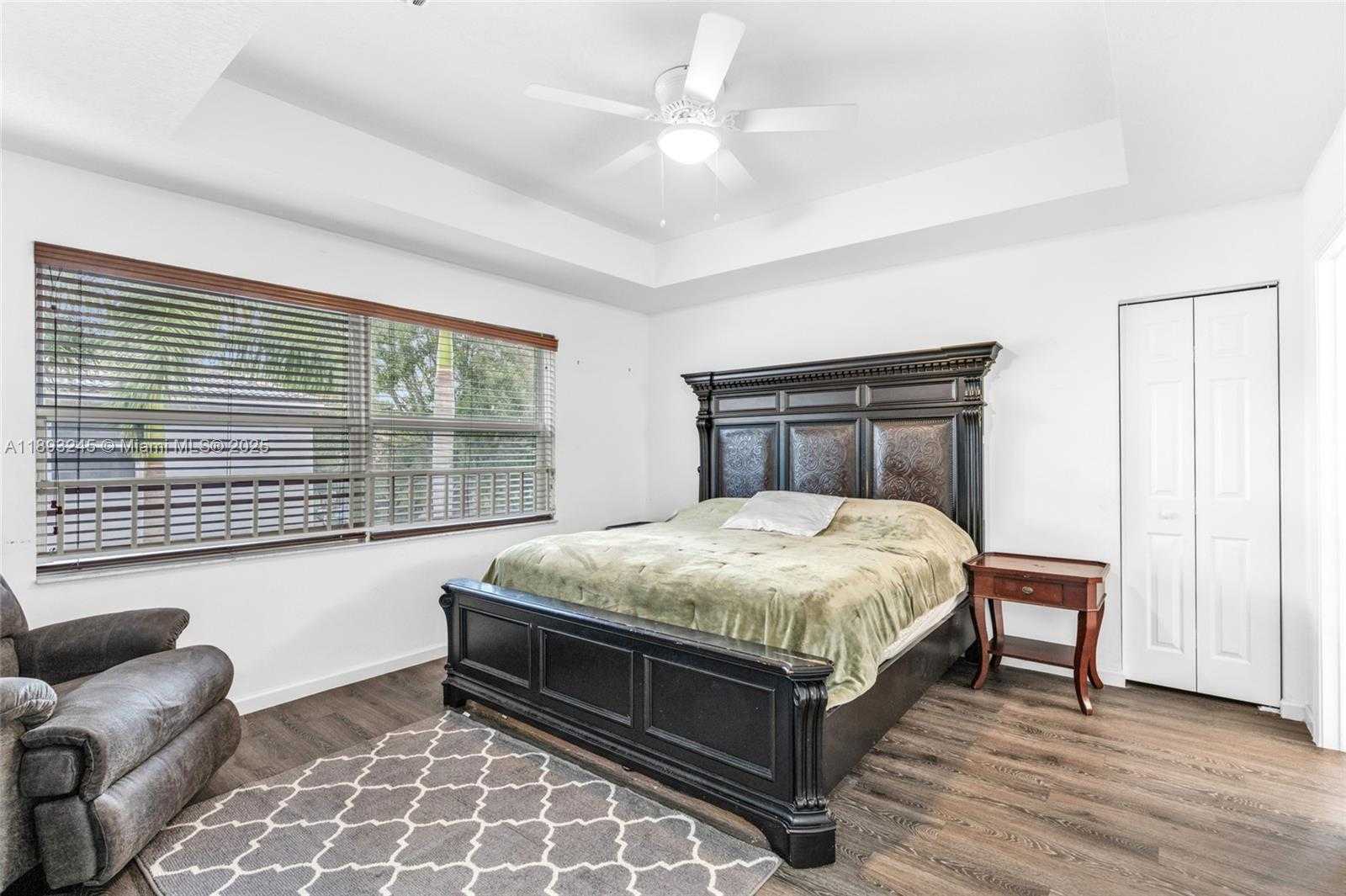Small Image of 15803 SOUTH WEST 48TH PL, Miramar Number 26
