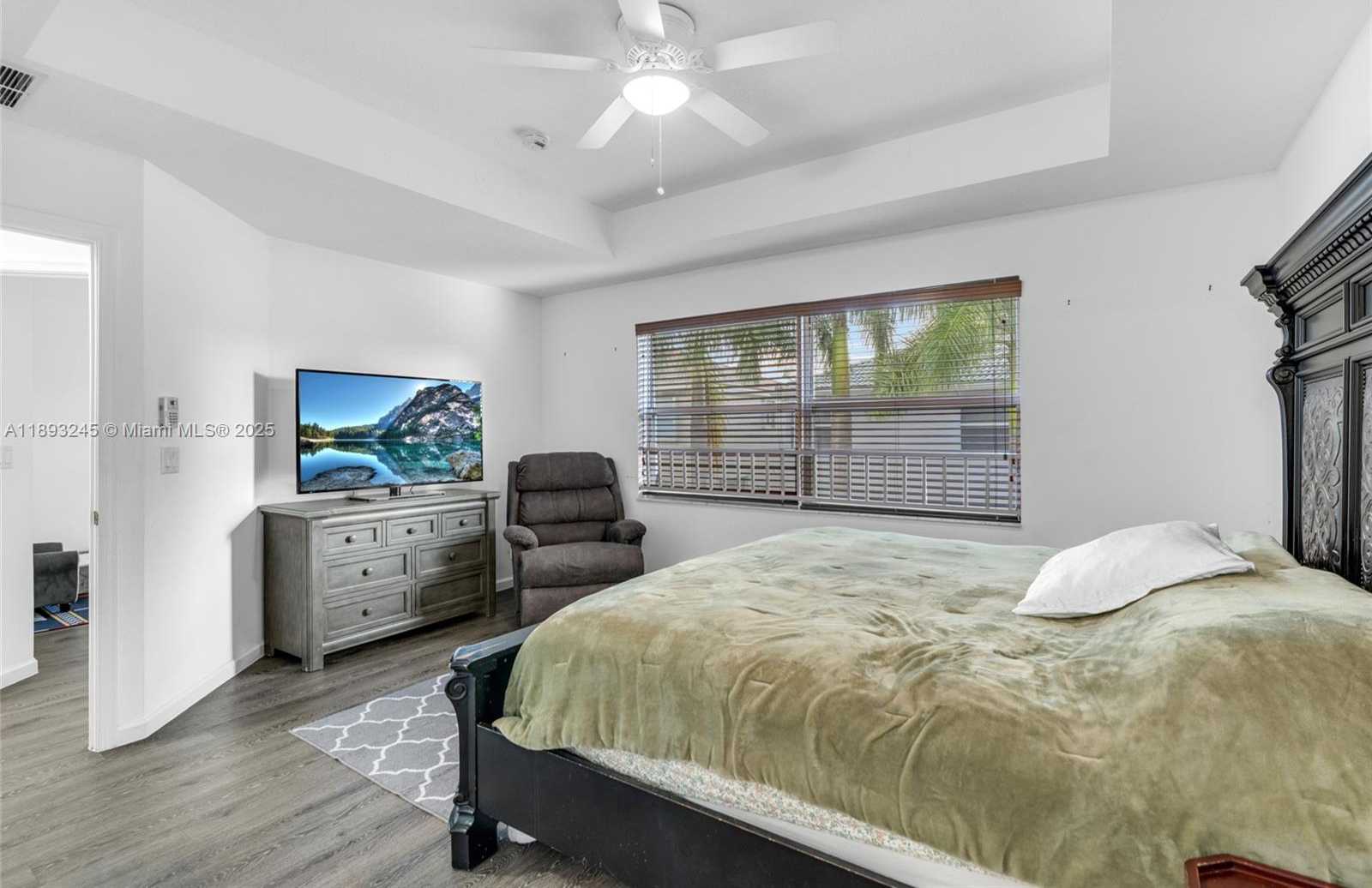 Small Image of 15803 SOUTH WEST 48TH PL, Miramar Number 27