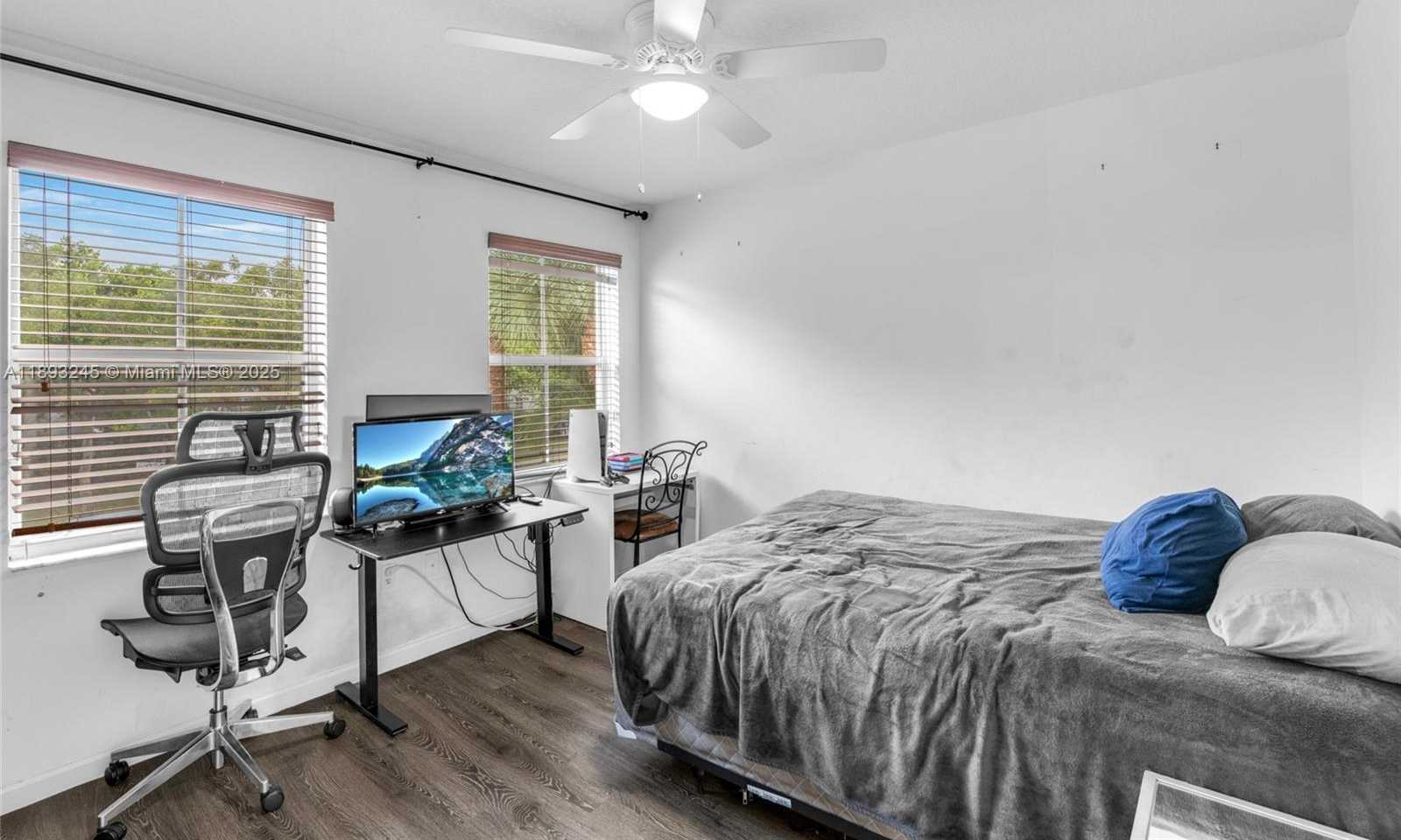 Small Image of 15803 SOUTH WEST 48TH PL, Miramar Number 32