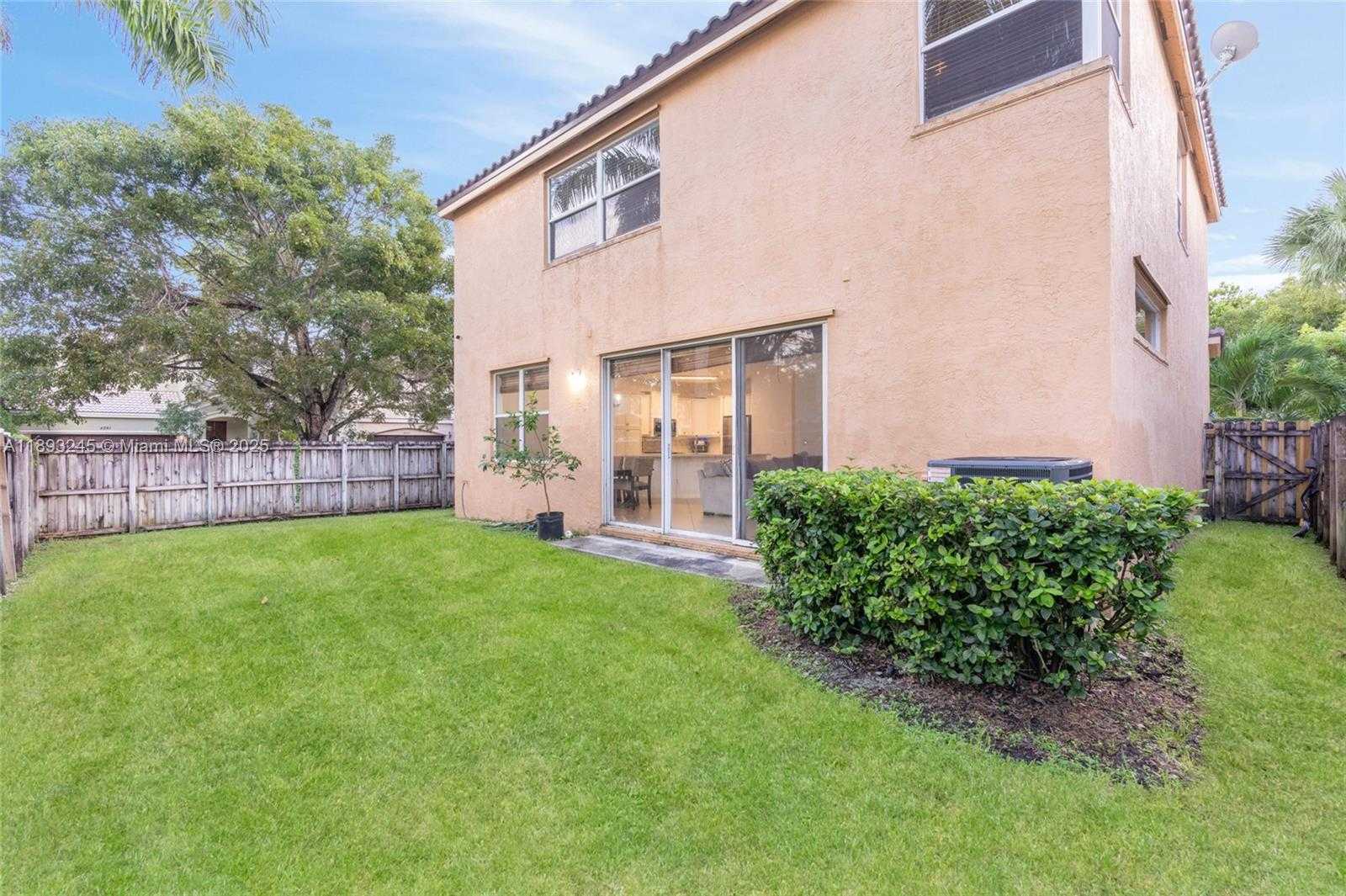 Small Image of 15803 SOUTH WEST 48TH PL, Miramar Number 33