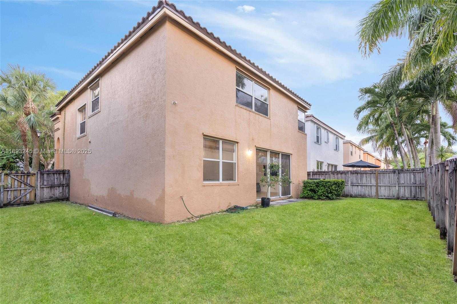 Small Image of 15803 SOUTH WEST 48TH PL, Miramar Number 34