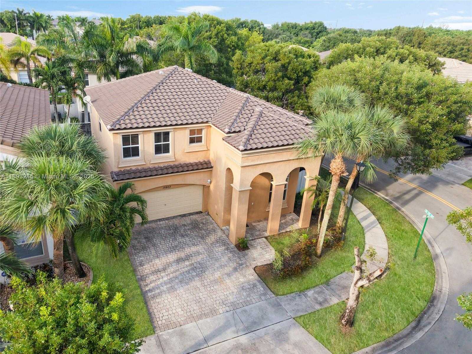 Small Image of 15803 SOUTH WEST 48TH PL, Miramar Number 36